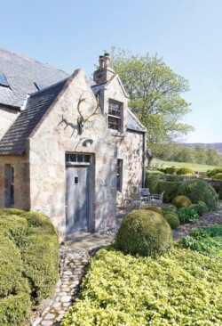 Findrack Sporting, Torphins, Aberdeenshire - Scottish Country Sports - Hunting, Shooting & Fishing. Simulated Shooting. Findrack Farm