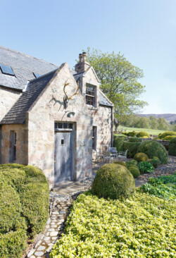 Findrack Sporting, Torphins, Aberdeenshire - Scottish Country Sports - Hunting, Shooting & Fishing. Simulated Shooting. Findrack Farm