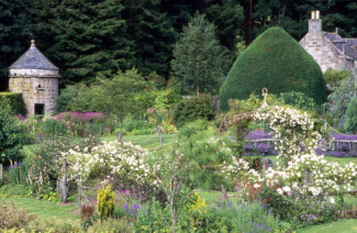 Findrack, Aberdeenshire, Scotland, UK Findrack Sporting, Torphins, Aberdeenshire - Scottish Country Sports - Hunting, Shooting & Fishing. Simulated Shooting. Findrack Farm